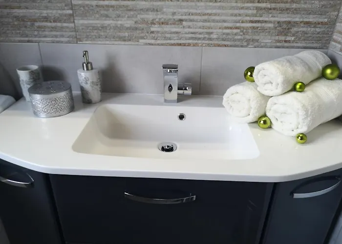 App Vanja 6170 * كاتيز أوب سافي